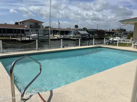 1725 E Riviera Drive Merritt Island FL 32952