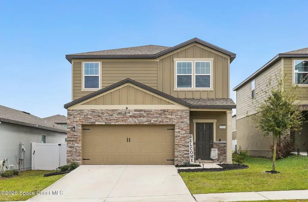 2024 Hemingway Circle Groveland FL 34736