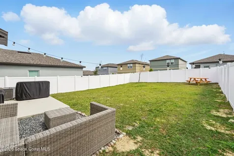 2024 Hemingway Circle Groveland FL 34736