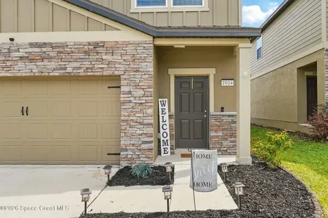 2024 Hemingway Circle Groveland FL 34736
