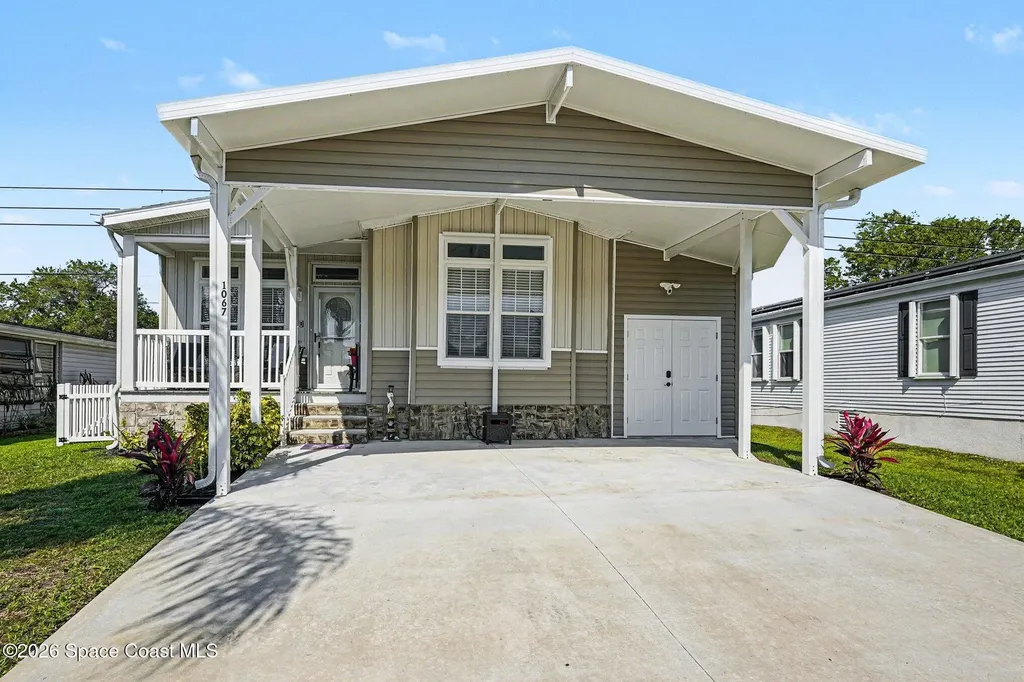 1067 Wren Circle Barefoot Bay FL 32976