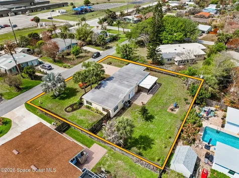 240 Avenida Central Indialantic FL 32903
