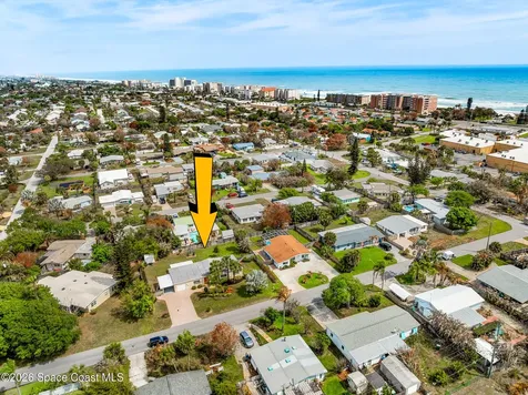 240 Avenida Central Indialantic FL 32903