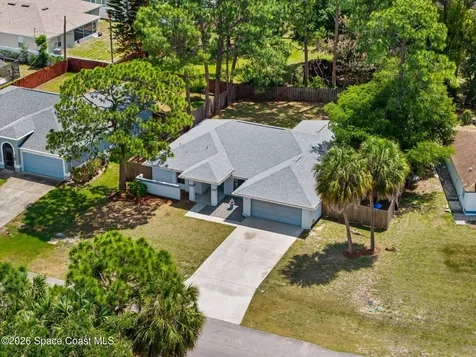 221 Seahorse Circle SE Palm Bay FL 32909