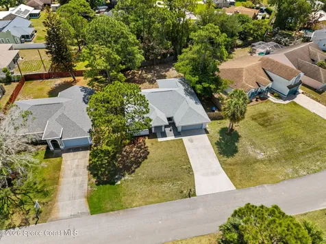 221 Seahorse Circle SE Palm Bay FL 32909