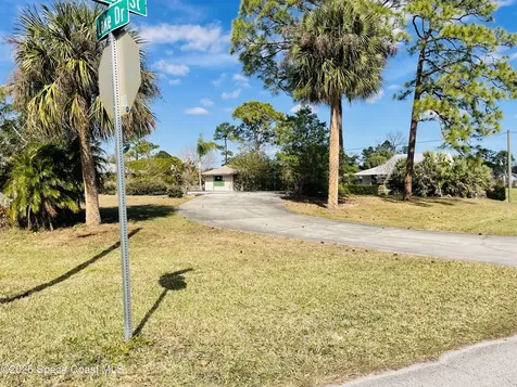 702 Lake Drive Sebastian FL 32958