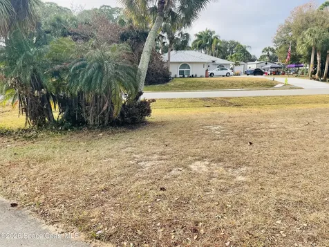 702 Lake Drive Sebastian FL 32958