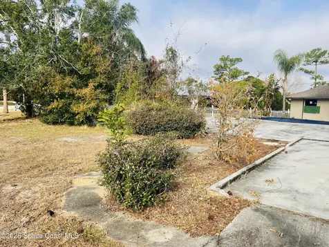 702 Lake Drive Sebastian FL 32958