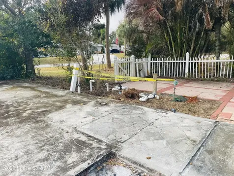702 Lake Drive Sebastian FL 32958