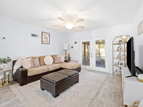 4304 London Town Road Titusville FL 32796