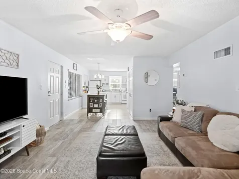4304 London Town Road Titusville FL 32796