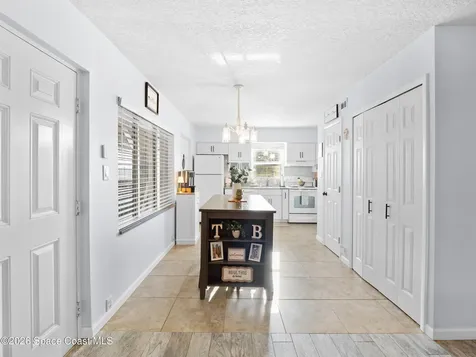4304 London Town Road Titusville FL 32796