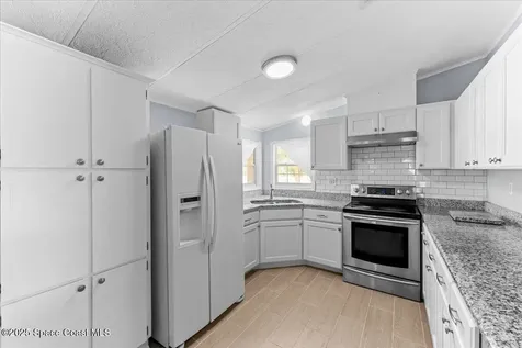 8865 Central Avenue Micco FL 32976
