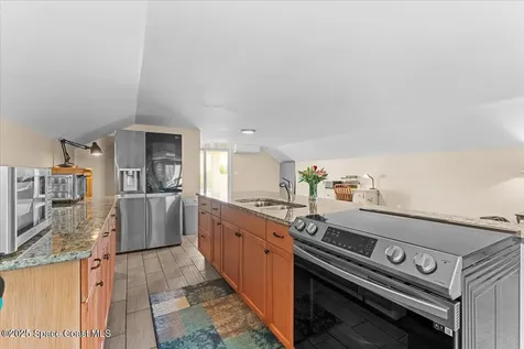 8865 Central Avenue Micco FL 32976