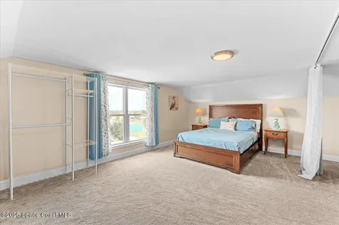 8865 Central Avenue Micco FL 32976