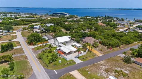 8865 Central Avenue Micco FL 32976