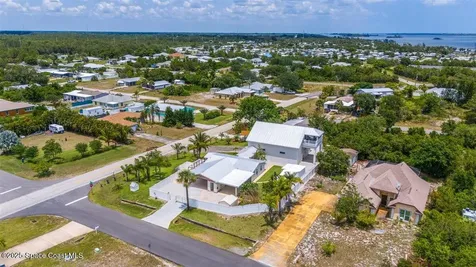8865 Central Avenue Micco FL 32976
