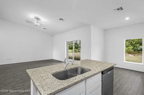 810 De Groodt Road SW Palm Bay FL 32908