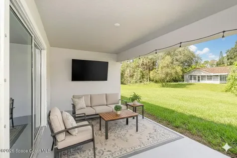 466 Tunis Road SW Palm Bay FL 32908