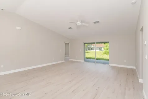 466 Tunis Road SW Palm Bay FL 32908