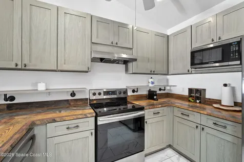 837 Poinsetta Drive Indian Harbour Beach FL 32937