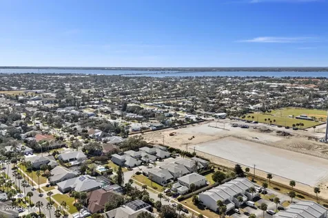 837 Poinsetta Drive Indian Harbour Beach FL 32937