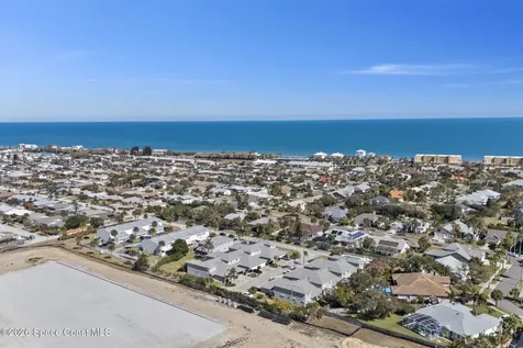 837 Poinsetta Drive Indian Harbour Beach FL 32937