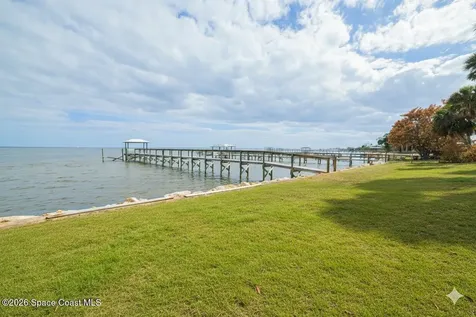 527 Indian River Avenue Titusville FL 32796