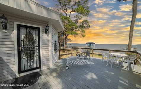527 Indian River Avenue Titusville FL 32796