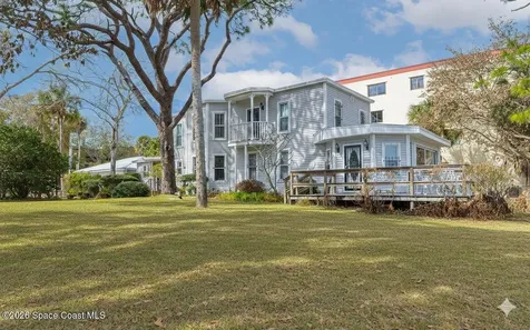527 Indian River Avenue Titusville FL 32796