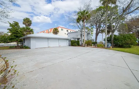 527 Indian River Avenue Titusville FL 32796