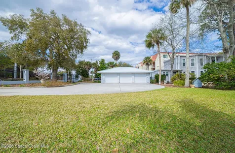 527 Indian River Avenue Titusville FL 32796