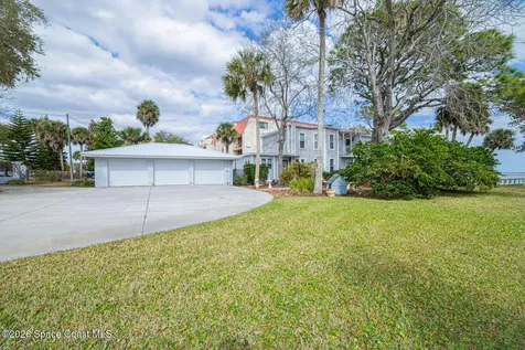 527 Indian River Avenue Titusville FL 32796