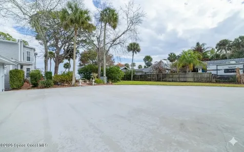 527 Indian River Avenue Titusville FL 32796