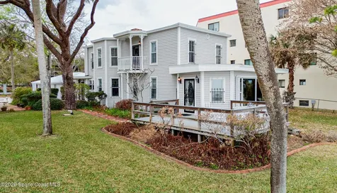 527 Indian River Avenue Titusville FL 32796