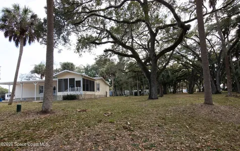 1111 Scobey Court NE Palm Bay FL 32907