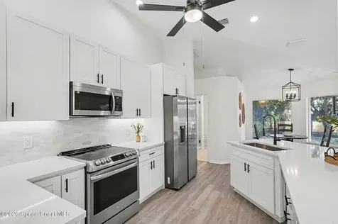 560 Fiedler Street NE Palm Bay FL 32907