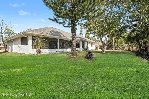560 Fiedler Street NE Palm Bay FL 32907