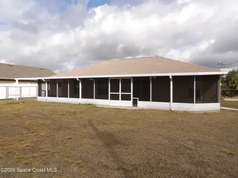 542 Octavius Street SW Palm Bay FL 32908