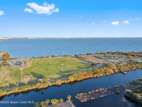 1245 Arlington Circle Merritt Island FL 32952
