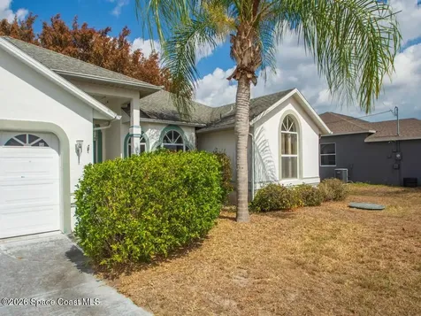5718 NW North Macedo Boulevard Port St. Lucie FL 34983
