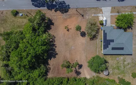 533 Hillcrest Avenue Titusville FL 32796