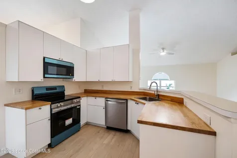 320 Wisteria Avenue NW Palm Bay FL 32907