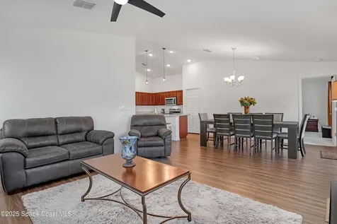1028 Corbin Circle SW Palm Bay FL 32908