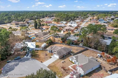 1323 Beche Street SE Palm Bay FL 32909