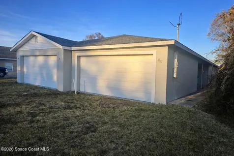 2521 Pond Street Melbourne FL 32901