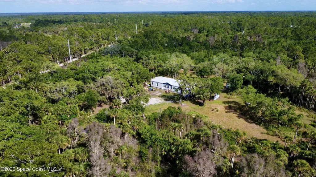 9175 Freedom Road Mims FL 32754