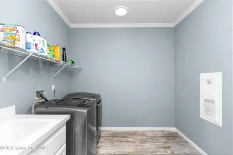9175 Freedom Road Mims FL 32754