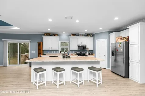 9175 Freedom Road Mims FL 32754