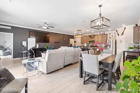 553 Cooper Court SW Palm Bay FL 32908